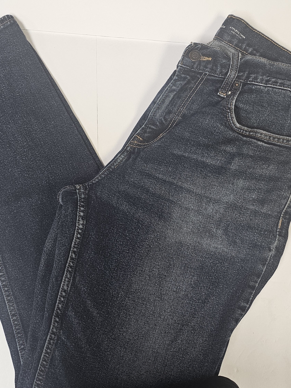 Old Navy Men's Slim Straight Jeans in Dark Indigo
